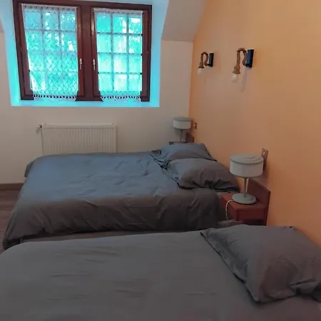 Maisonnette Meublee A La Campagne * Ernée